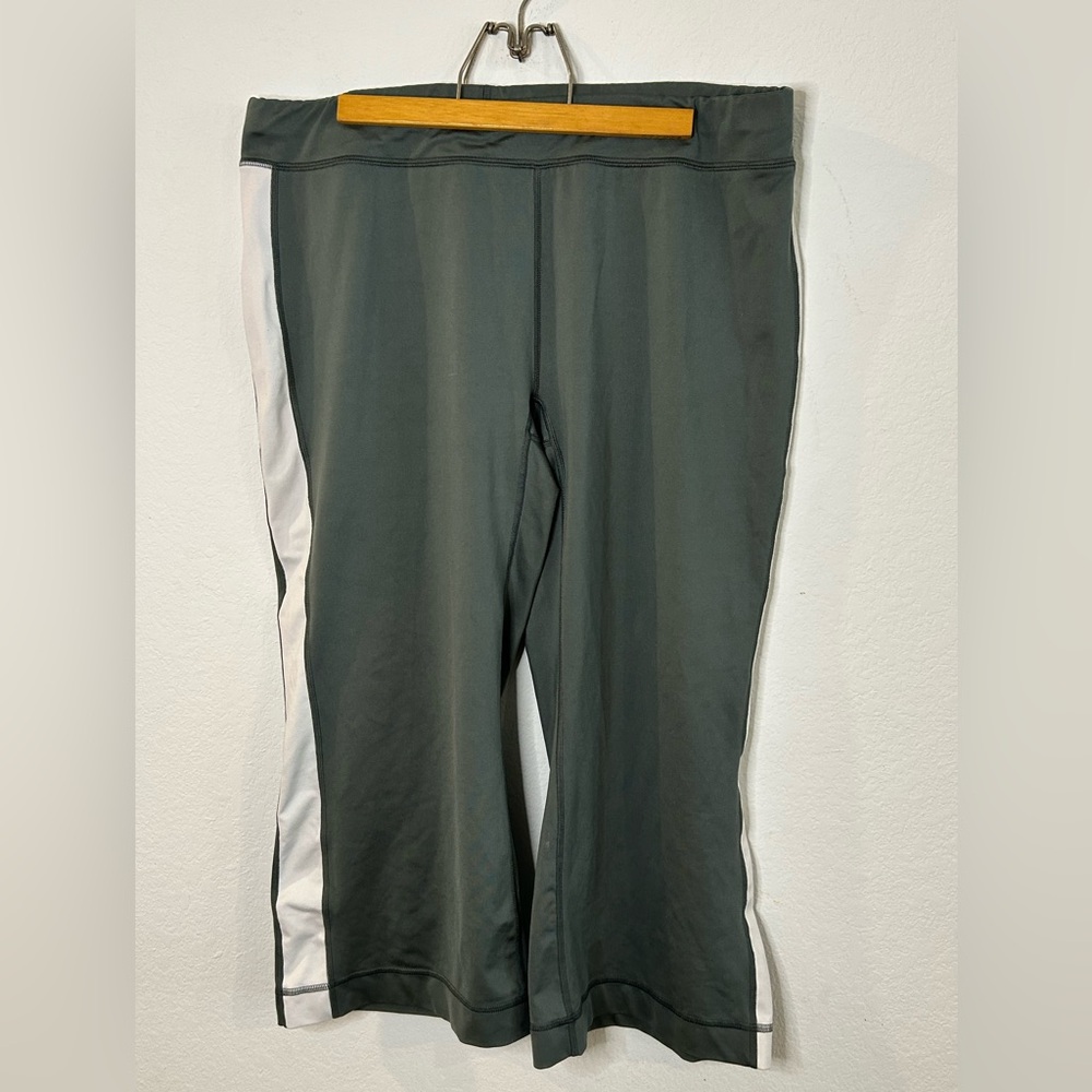 Lucy Activewear Women's Cropped Activewear Pants XL White Side Stripe Yoga